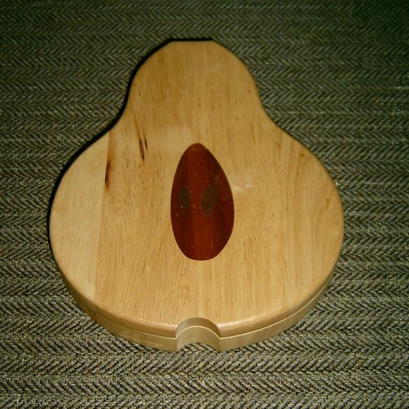 LEGACY- THE PEAR CHEESE BOARD SET BY PICNIC TIME, NO BOTTLE STOPPER - Picture 3 of 4